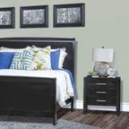 Comodino moderno e minimalista a tre cassetti